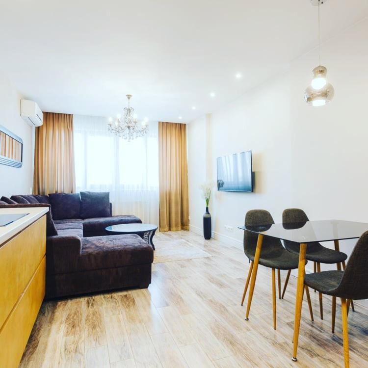 Vip 2 Rooms 75M2 Center Of Obolon Near River Side Kiev Luaran gambar